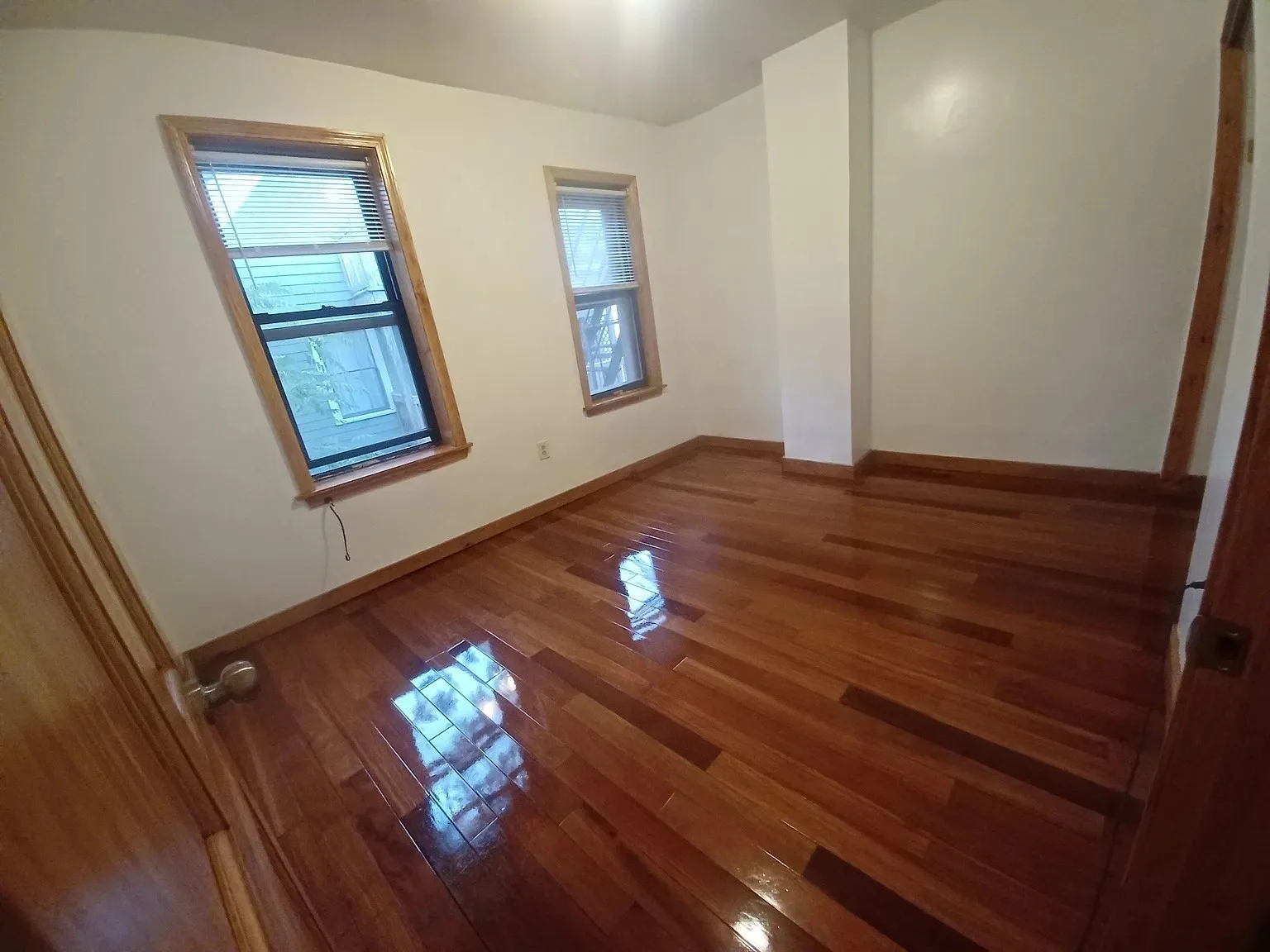 3 bed, 1 bath apartment for rent at 13 Tabor Pl Unit 2, Coolidge Corner — photo 4 of 14