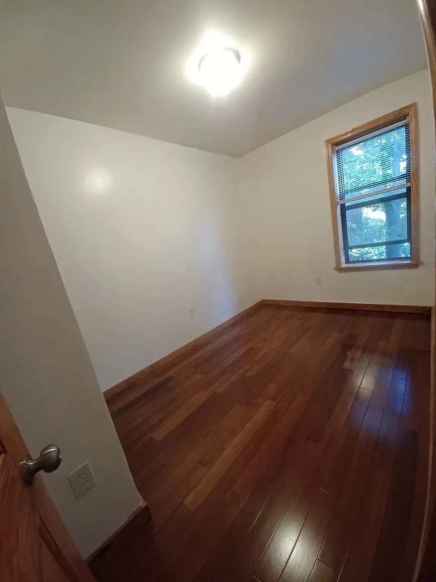 3 bed, 1 bath apartment for rent at 13 Tabor Pl Unit 2, Coolidge Corner — photo 11 of 14