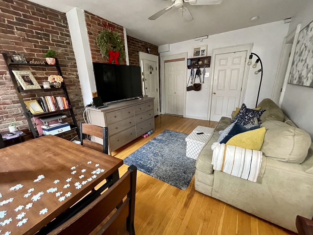 1 bed, 1 bath apartment for rent at 13 Thacher St Unit 3, North End — photo 5 of 12