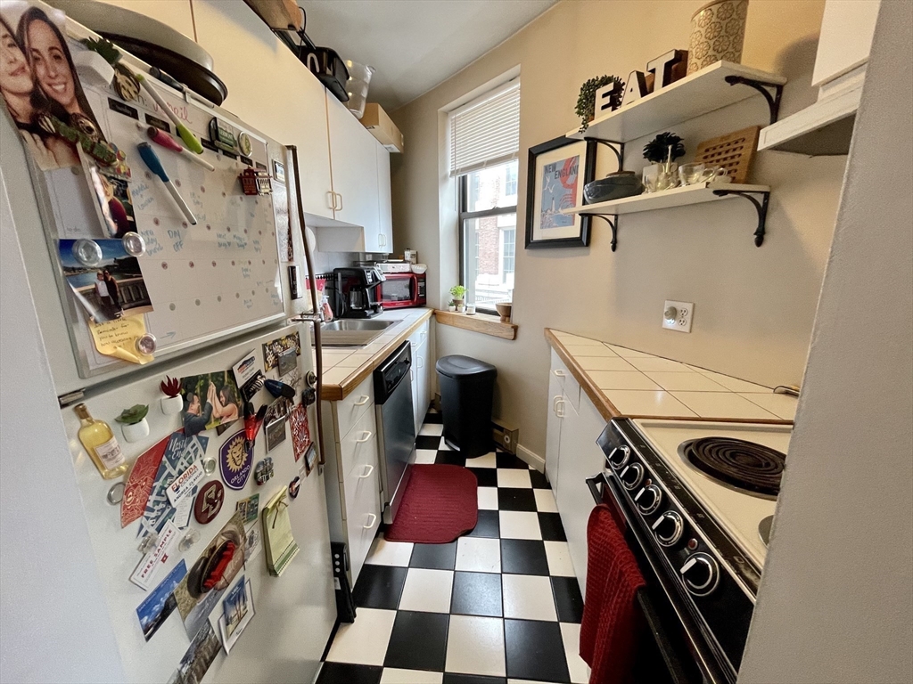 1 bed, 1 bath apartment for rent at 13 Thacher St Unit 3, North End — photo 7 of 12