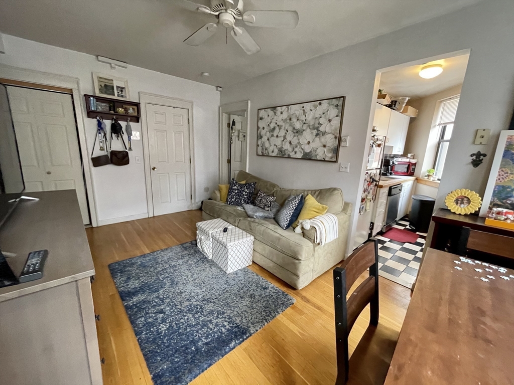1 bed, 1 bath apartment for rent at 13 Thacher St Unit 3, North End — photo 6 of 12