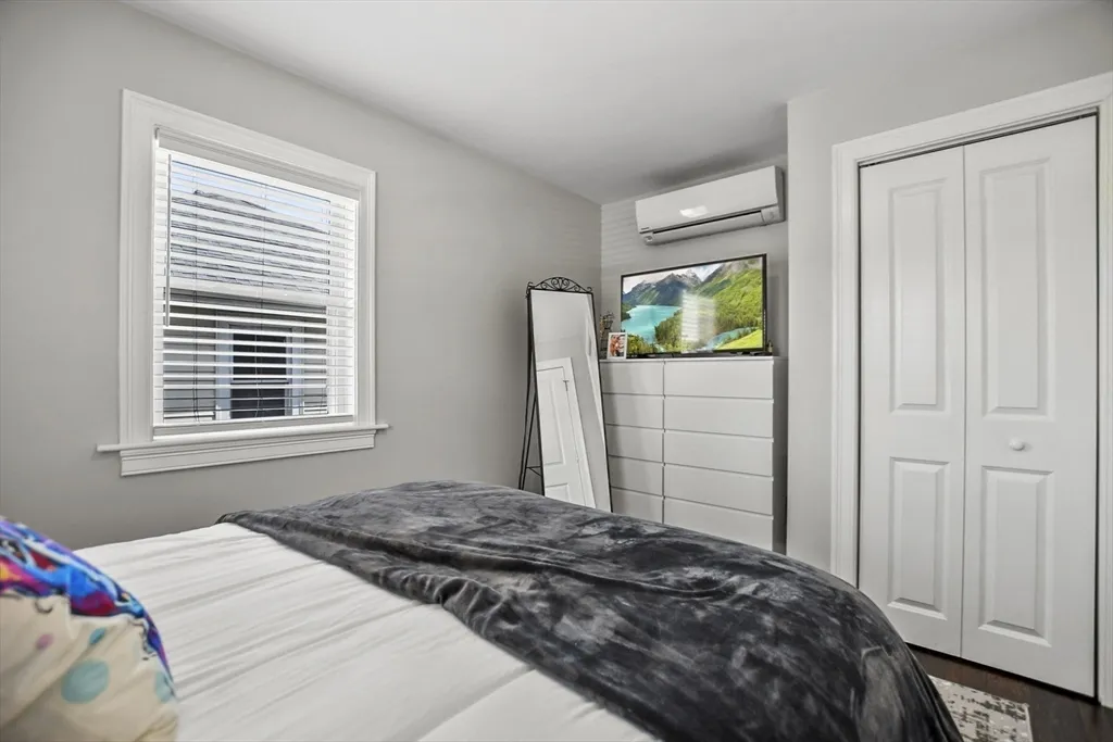 2 bed, 1 bath apartment for rent at 13 Town Hill St Unit 2, Quincy — photo 11 of 20