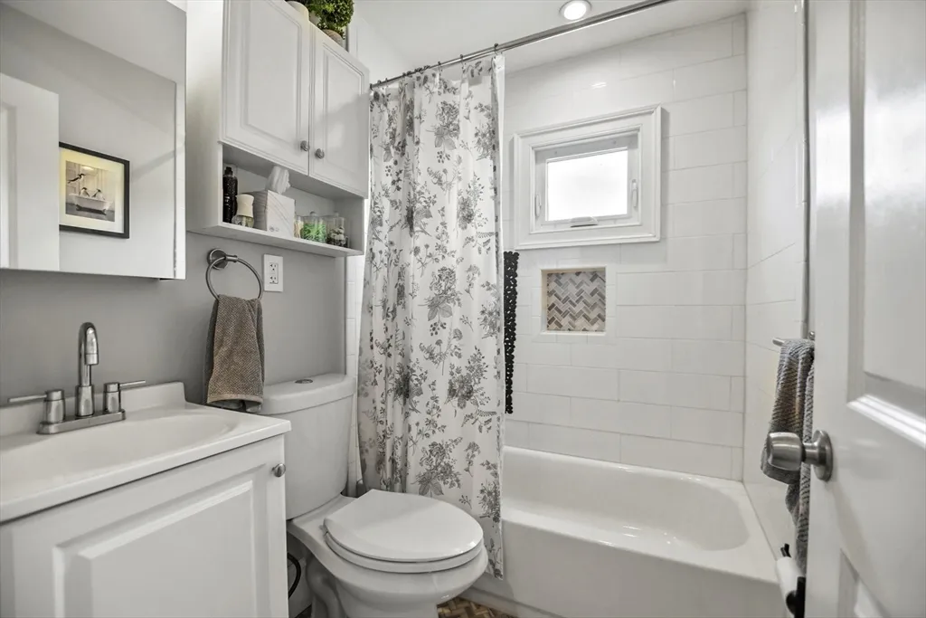 2 bed, 1 bath apartment for rent at 13 Town Hill St Unit 2, Quincy — photo 12 of 20