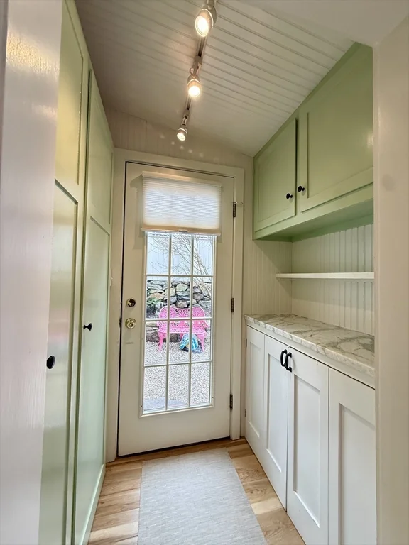 3 bed, 2 bath apartment for rent at 13 Tucker, Old Town — photo 16 of 19