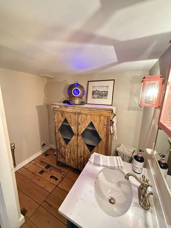 3 bed, 2 bath apartment for rent at 13 Tucker, Old Town — photo 8 of 19