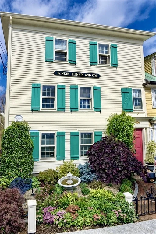 3 bed, 2 bath apartment for rent at 13 Tucker, Old Town — photo 1 of 19