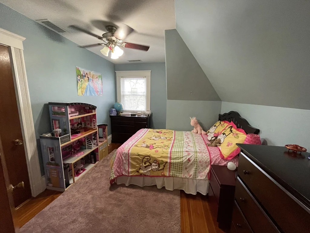 4 bed, 1 bath apartment for rent at 13 Union St Unit 13, Watertown — photo 16 of 20