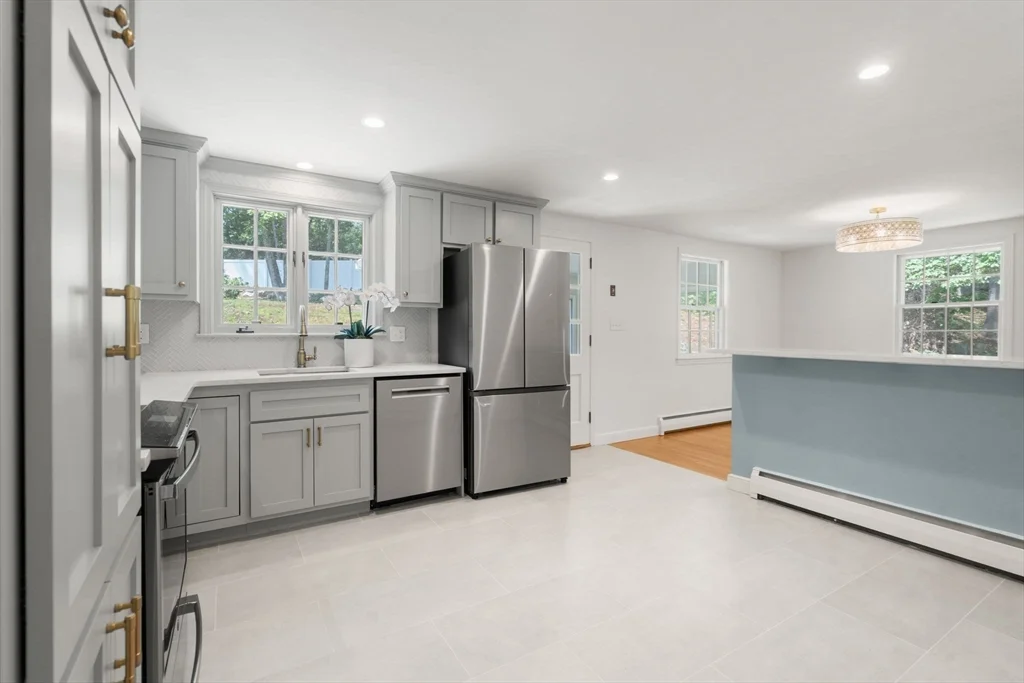 3 bed, 2 bath apartment for rent at 13 Valley Rd, Dover — photo 6 of 33