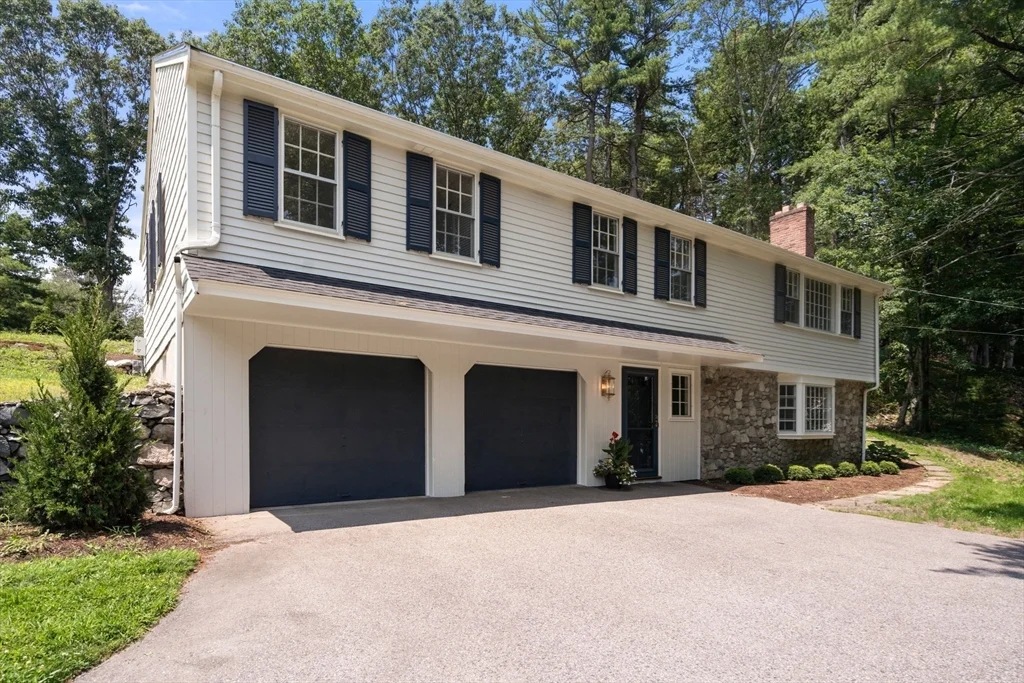 3 bed, 2 bath apartment for rent at 13 Valley Rd, Dover — photo 3 of 33