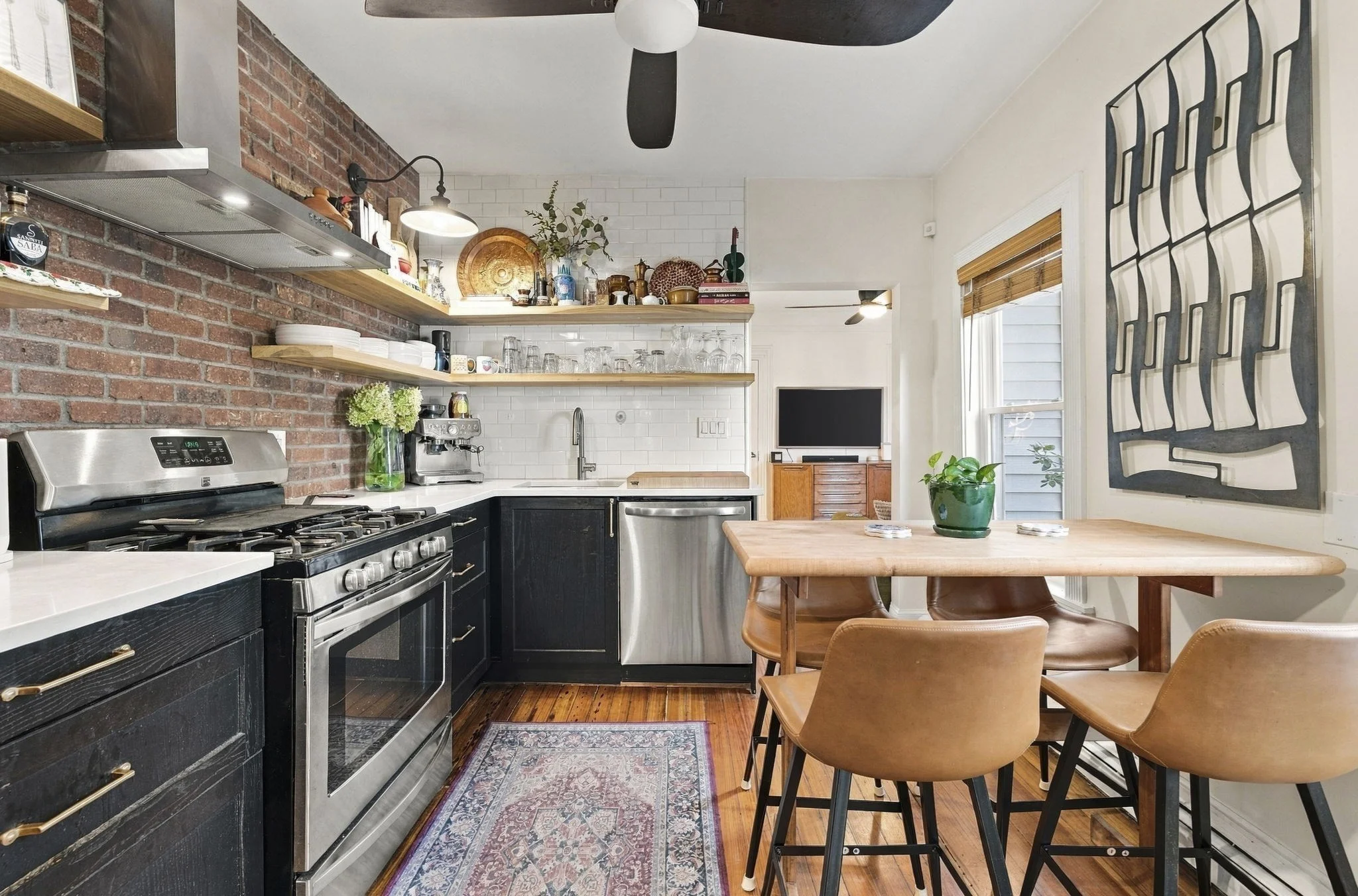 1 bed, 1 bath apartment for rent at 13 Vinton St Unit 1, South Boston