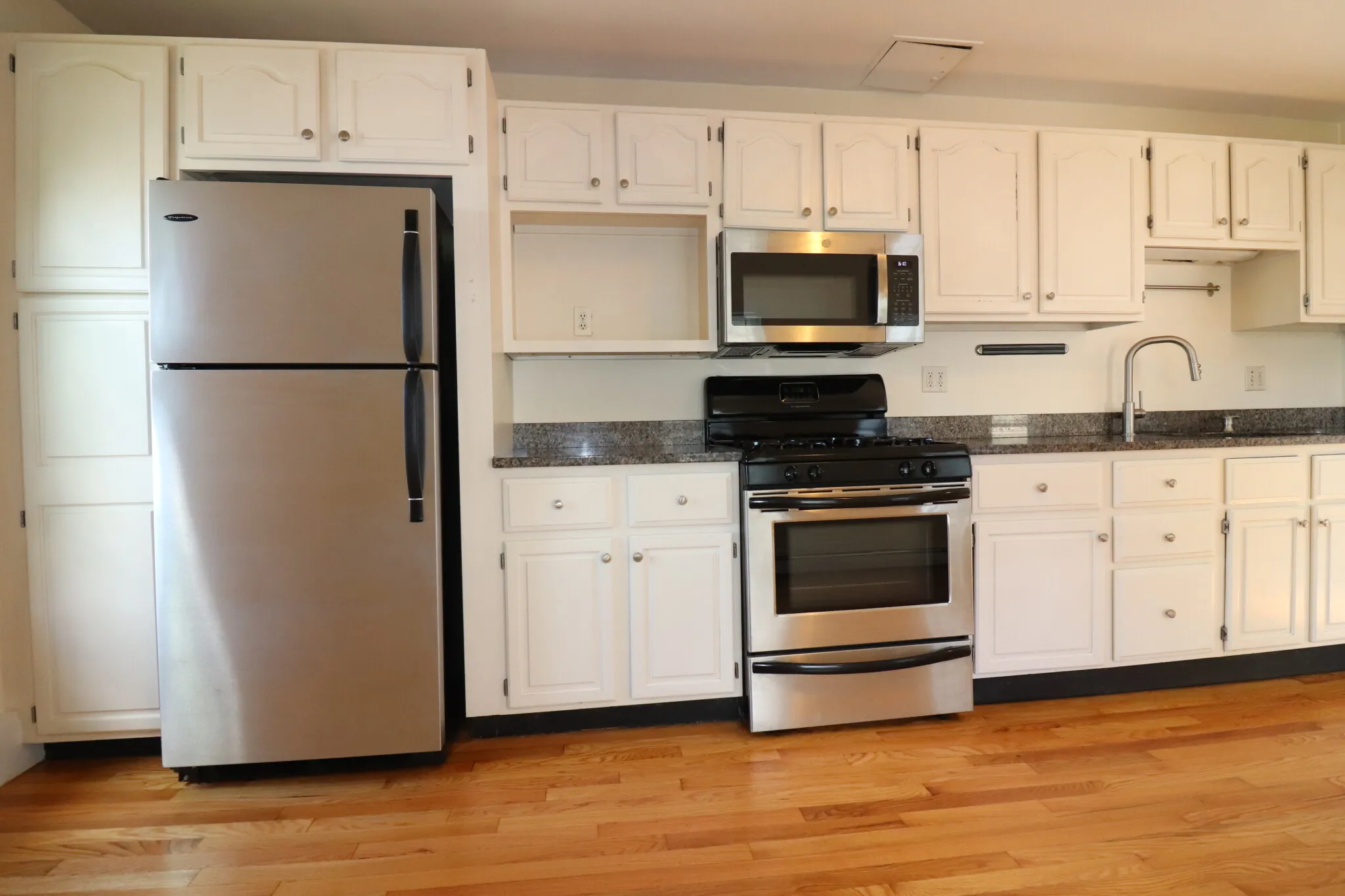 1 bed, 1 bath apartment for rent at 13 Vinton St Unit 3, South Boston — photo 5 of 13