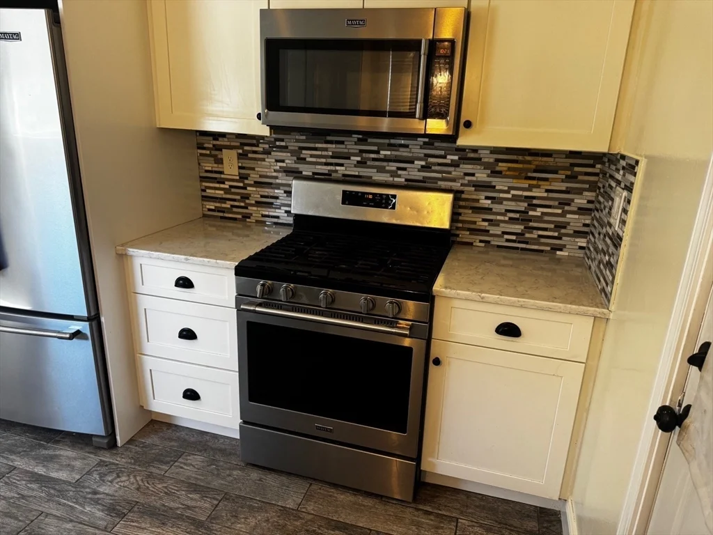 3 bed, 2 bath apartment for rent at 13 Virginia Circle Unit 13, Randolph — photo 3 of 32