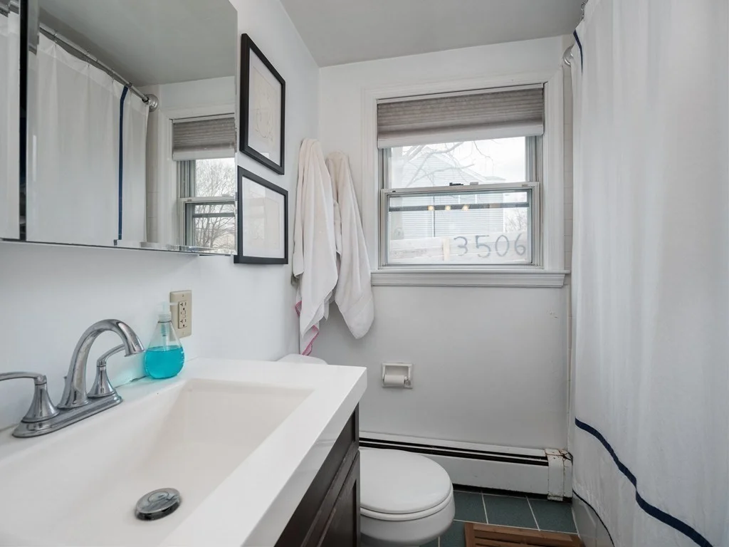 3 bed, 1 bath apartment for rent at 13 Wedgewood Unit 13, Natick — photo 5 of 8
