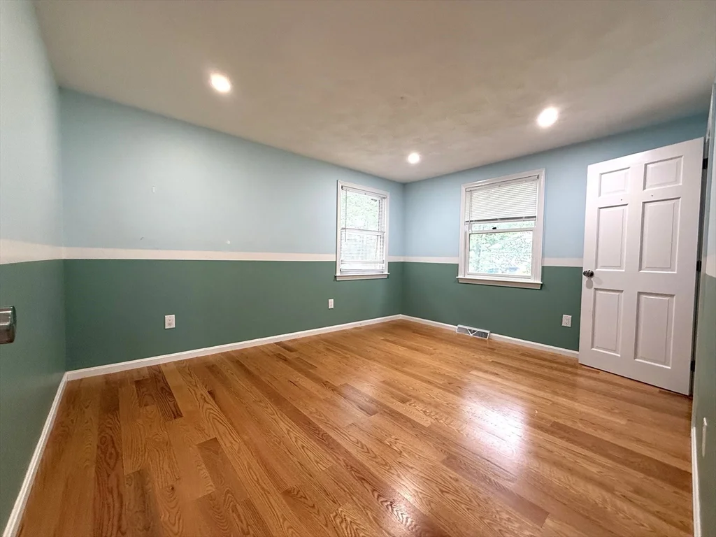 3 bed, 2 bath apartment for rent at 13 Westwood St Unit 1, Burlington — photo 21 of 30
