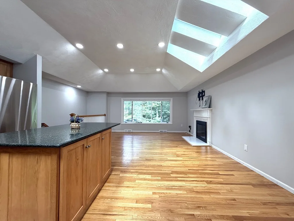 3 bed, 2 bath apartment for rent at 13 Westwood St Unit 1, Burlington — photo 17 of 30