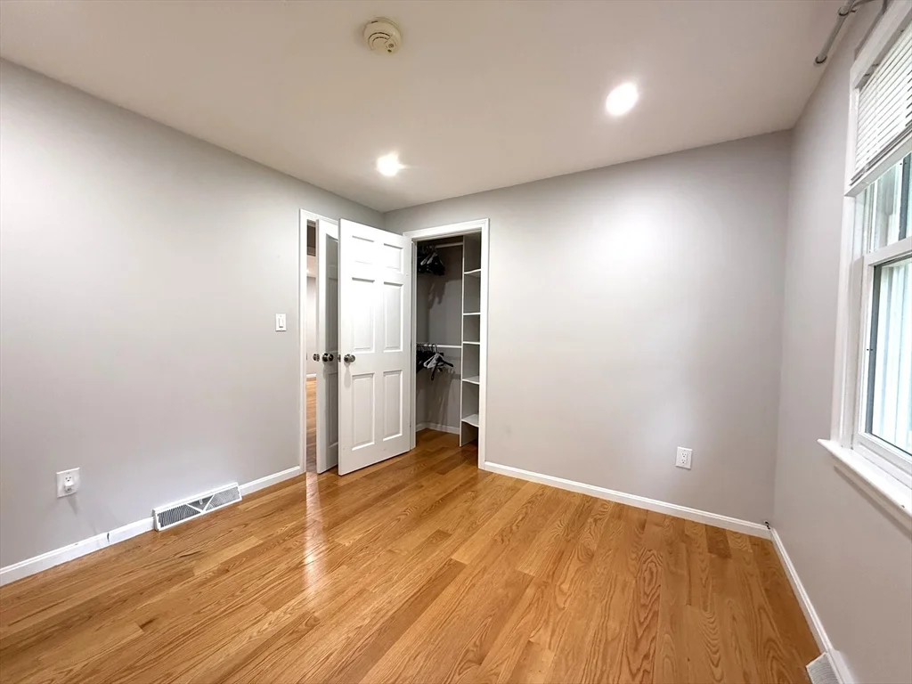 3 bed, 2 bath apartment for rent at 13 Westwood St Unit 1, Burlington — photo 24 of 30