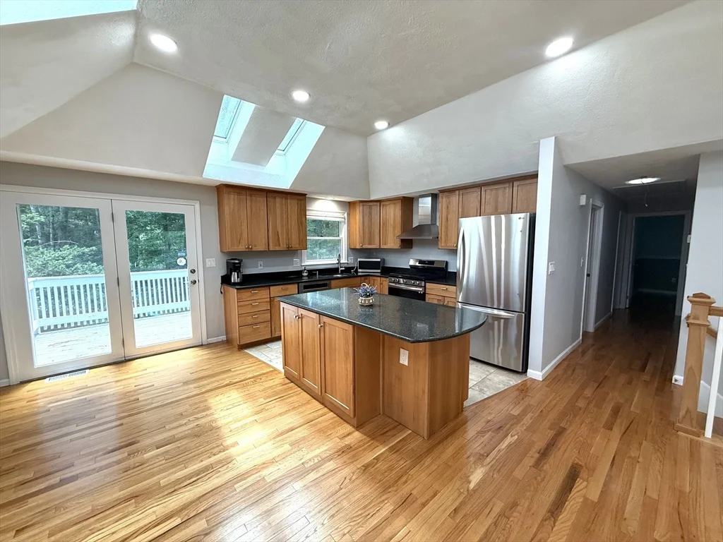 3 bed, 2 bath apartment for rent at 13 Westwood St Unit 1, Burlington — photo 14 of 30