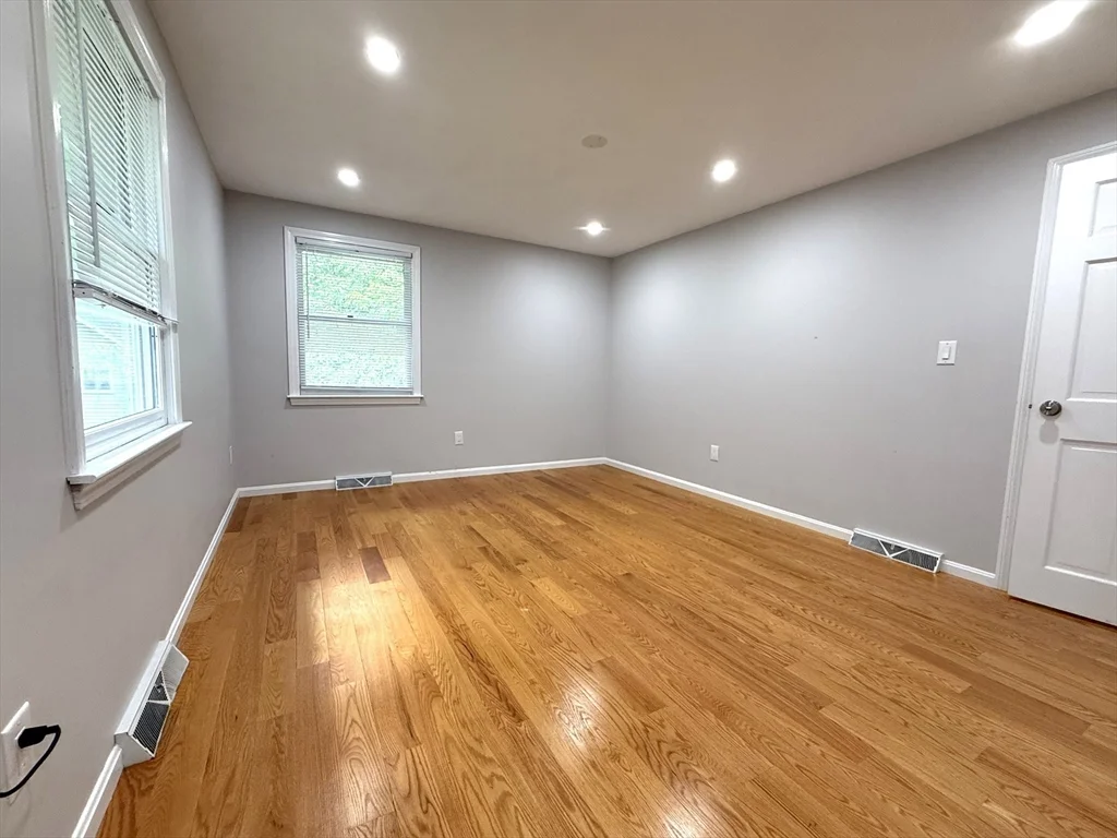 3 bed, 2 bath apartment for rent at 13 Westwood St Unit 1, Burlington — photo 20 of 30