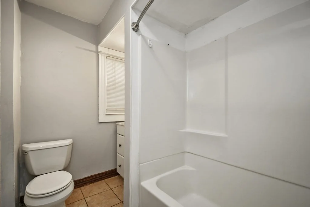 3 bed, 1 bath apartment for rent at 13 Weymouth Unit 1, Fitchburg — photo 20 of 32