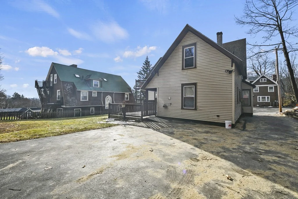 3 bed, 1 bath apartment for rent at 13 Weymouth Unit 1, Fitchburg — photo 25 of 32