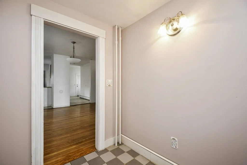 3 bed, 1 bath apartment for rent at 13 Weymouth Unit 1, Fitchburg — photo 23 of 32