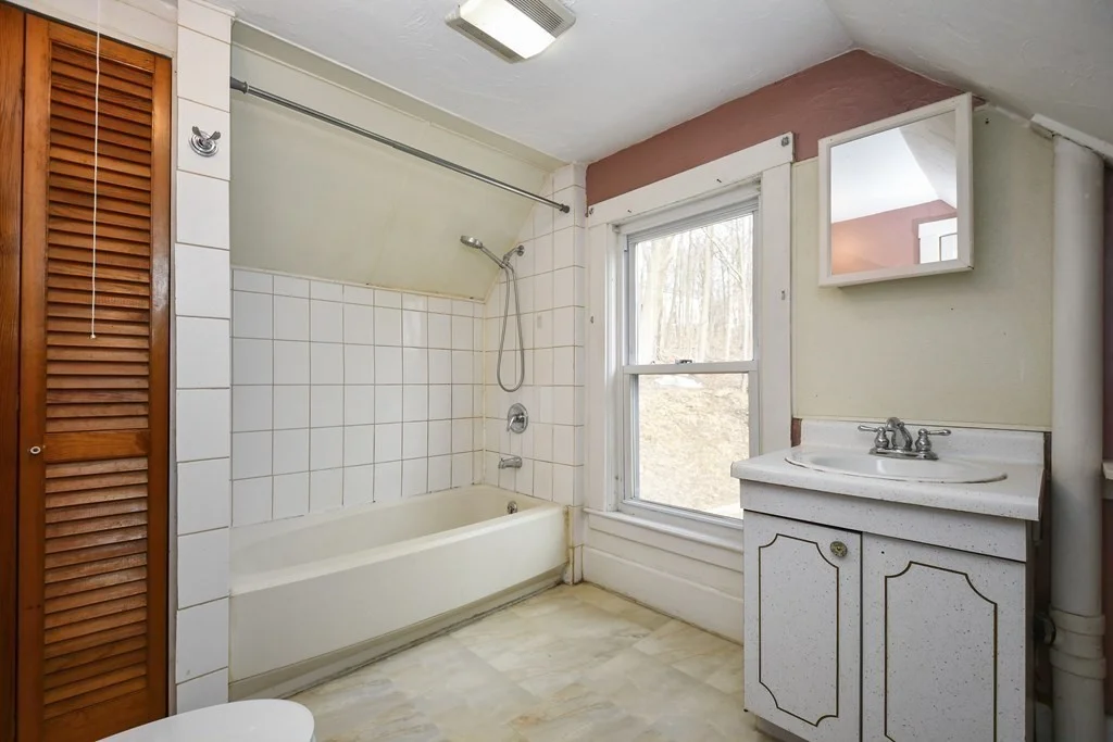 2 bed, 1 bath apartment for rent at 13 Weymouth Unit 2, Fitchburg — photo 6 of 35