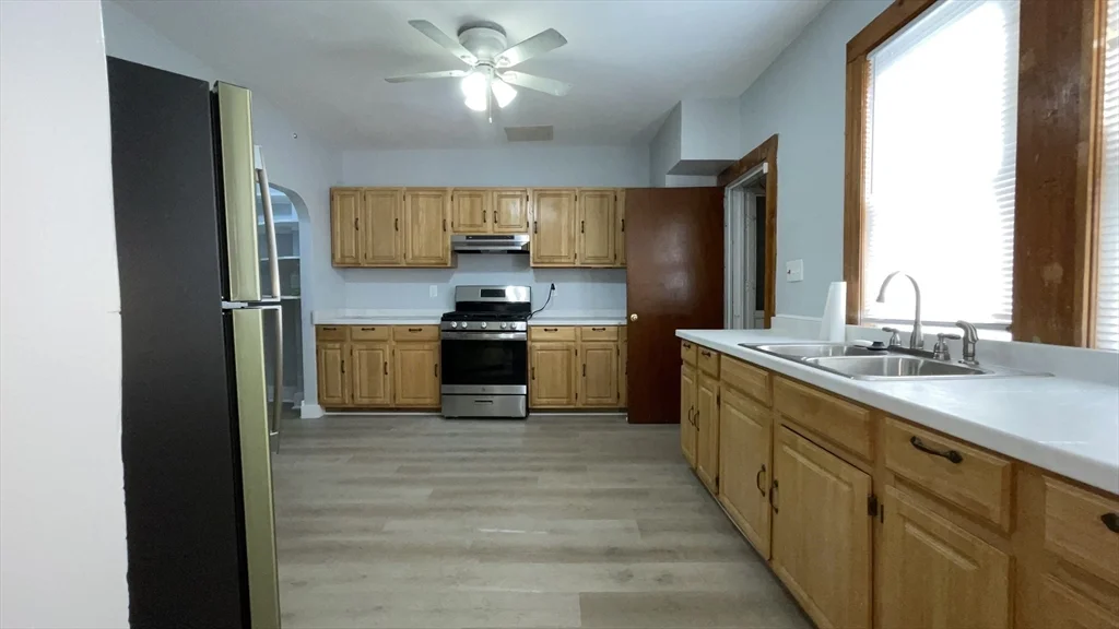 3 bed, 1 bath apartment for rent at 13 Whitman St Unit B, Dorchester — photo 18 of 25