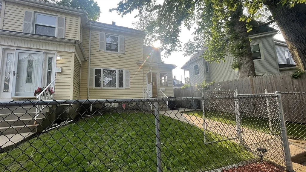 3 bed, 1 bath apartment for rent at 13 Whitman St Unit B, Dorchester — photo 3 of 25