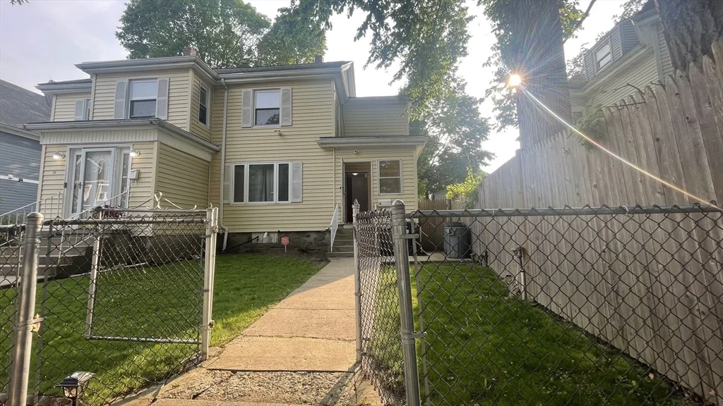 3 bed, 1 bath apartment for rent at 13 Whitman St Unit B, Dorchester — photo 2 of 25