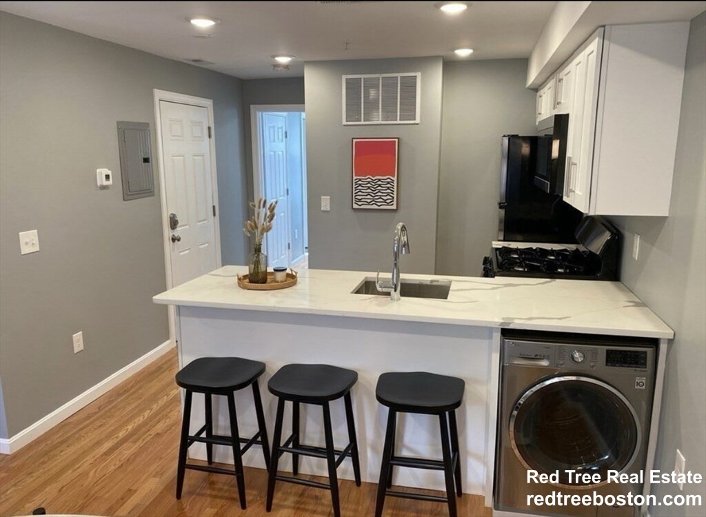 1 bed, 1.5 bath apartment for rent at 13 Wiget St Unit 3, North End — photo 1 of 11