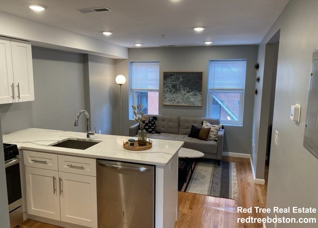 1 bed, 1.5 bath apartment for rent at 13 Wiget St Unit 3, North End — photo 4 of 11