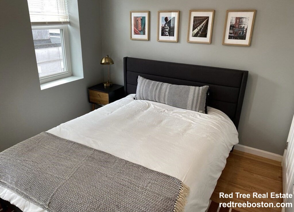 1 bed, 1.5 bath apartment for rent at 13 Wiget St Unit 3, North End — photo 8 of 11