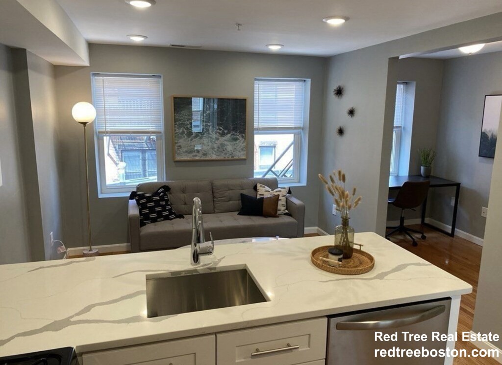 1 bed, 1.5 bath apartment for rent at 13 Wiget St Unit 3, North End — photo 3 of 11