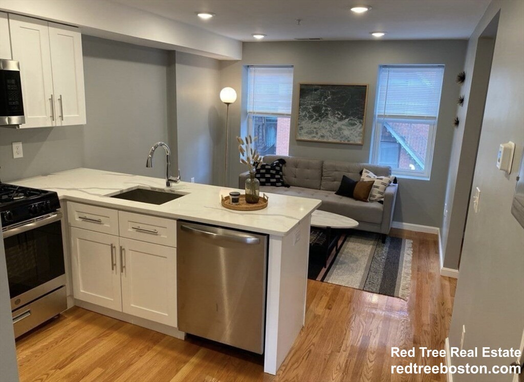 1 bed, 1.5 bath apartment for rent at 13 Wiget St Unit 3, North End — photo 2 of 11