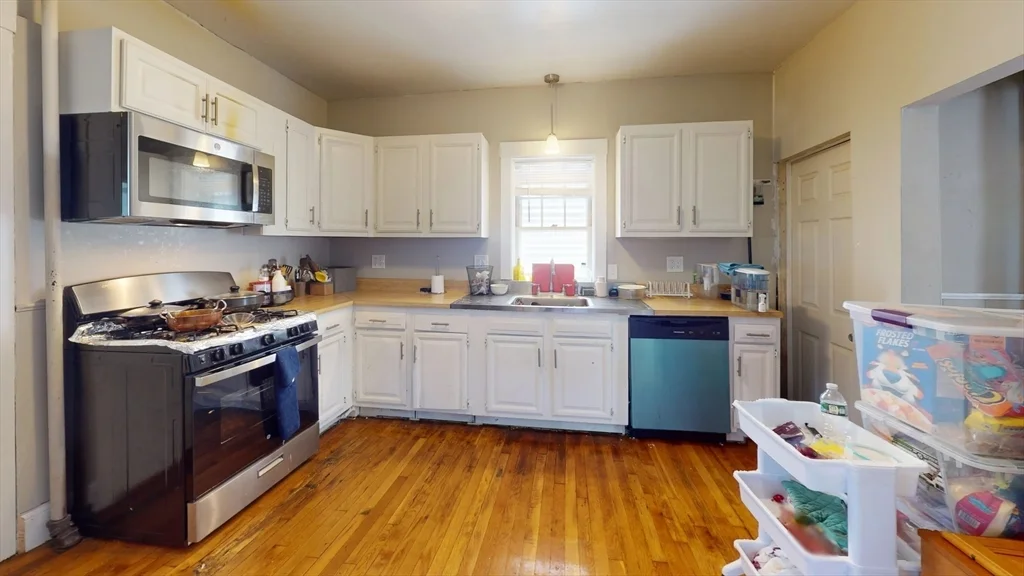 3 bed, 1 bath apartment for rent at 13 Winship Unit 1, Brighton