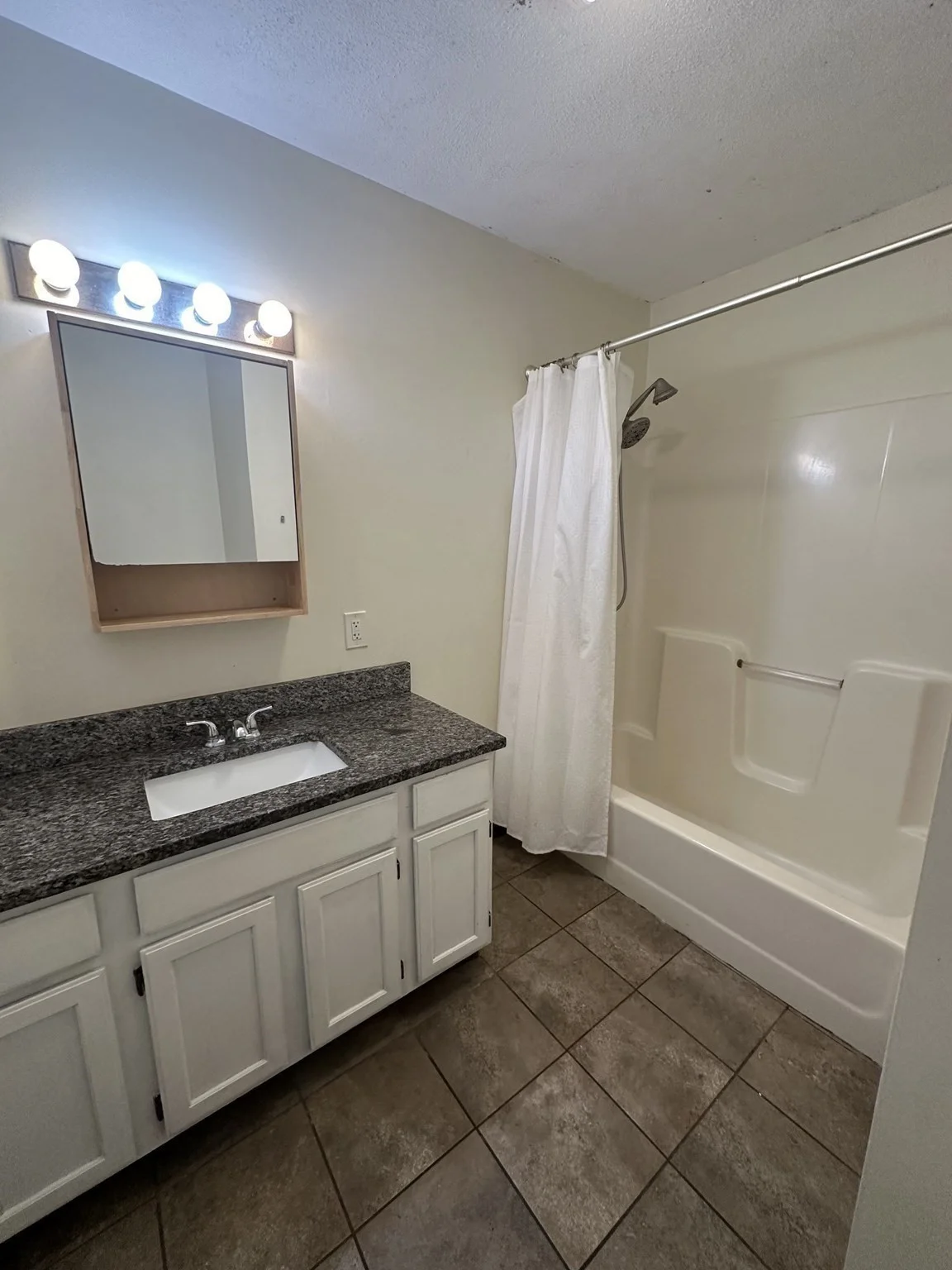 3 bed, 1 bath apartment for rent at 13 Wittig Unit 2, Clinton — photo 8 of 9