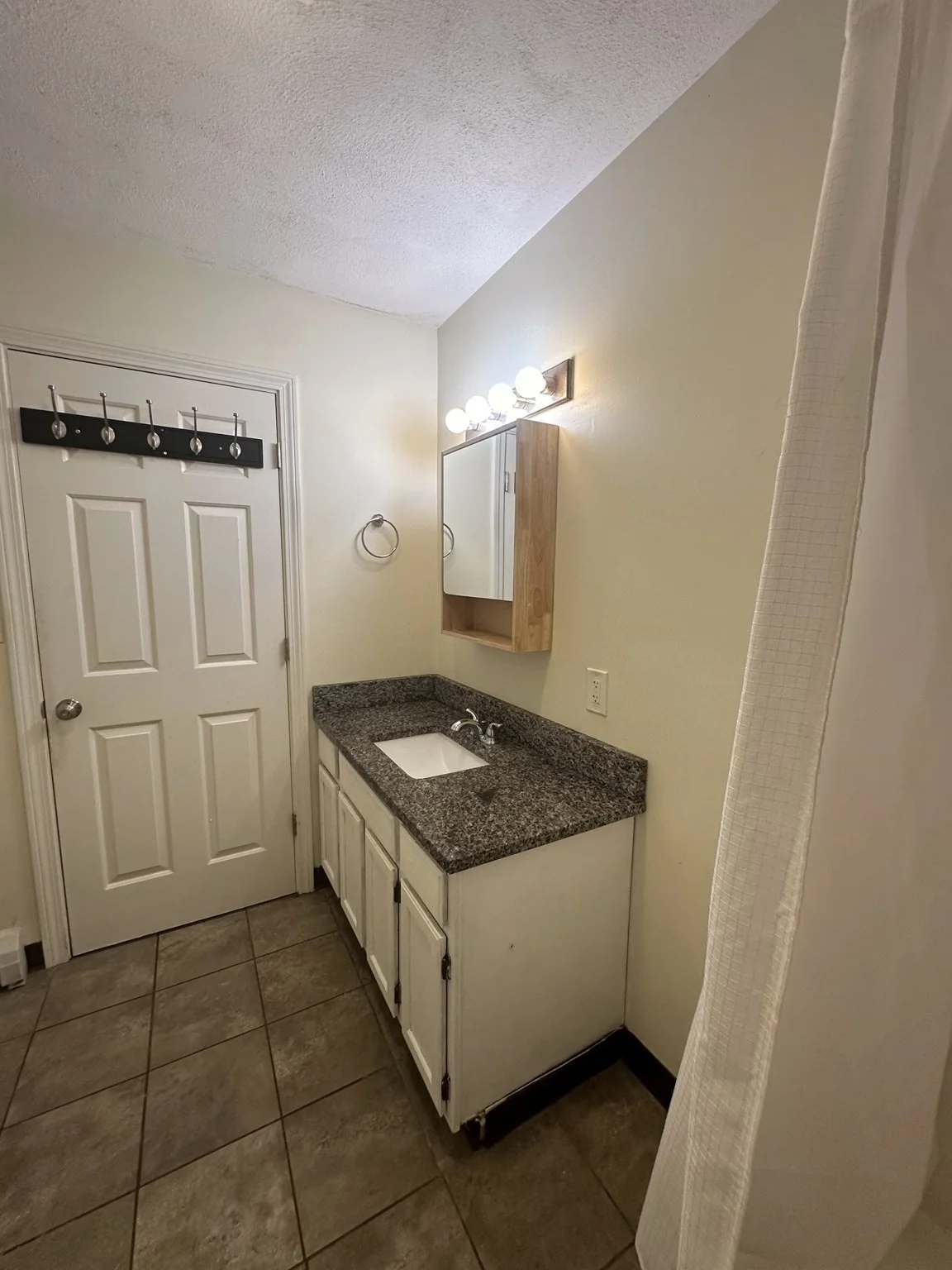 3 bed, 1 bath apartment for rent at 13 Wittig Unit 2, Clinton — photo 9 of 9