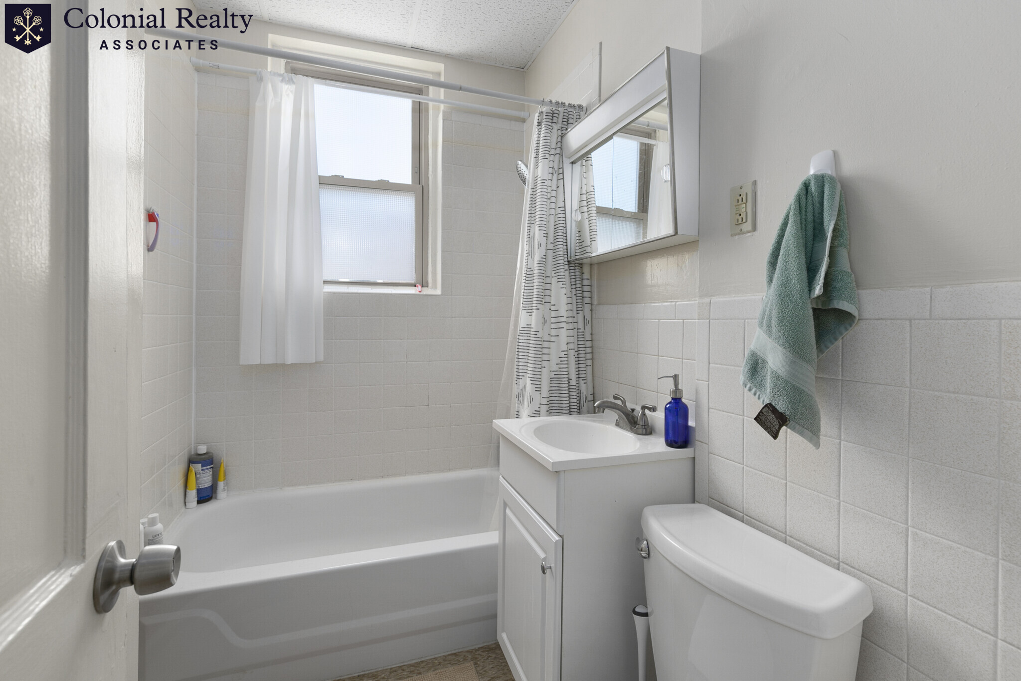 3 bed, 1 bath apartment for rent at 13 Woodbridge St Unit 11, North Cambridge — photo 3 of 9