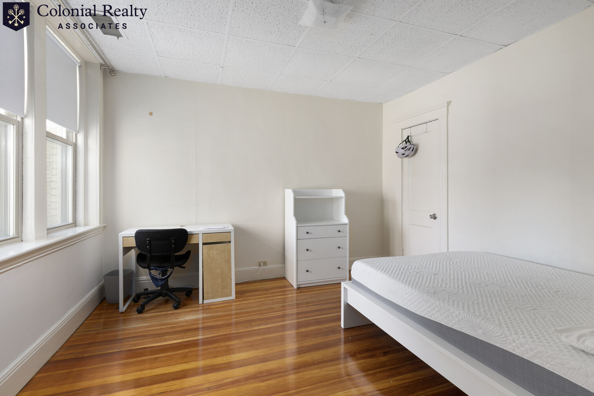 3 bed, 1 bath apartment for rent at 13 Woodbridge St Unit 11, North Cambridge — photo 4 of 9