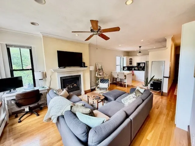 3 bed, 1 bath apartment for rent at 13 Worcester Sq Unit 2Nd Floor, South End — photo 3 of 20