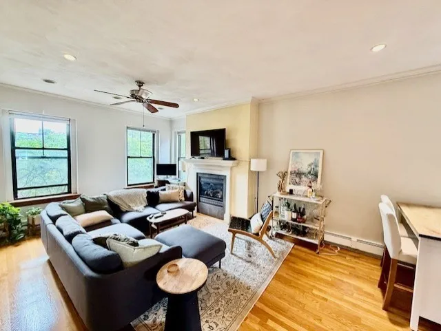 3 bed, 1 bath apartment for rent at 13 Worcester Sq Unit 2Nd Floor, South End — photo 8 of 20