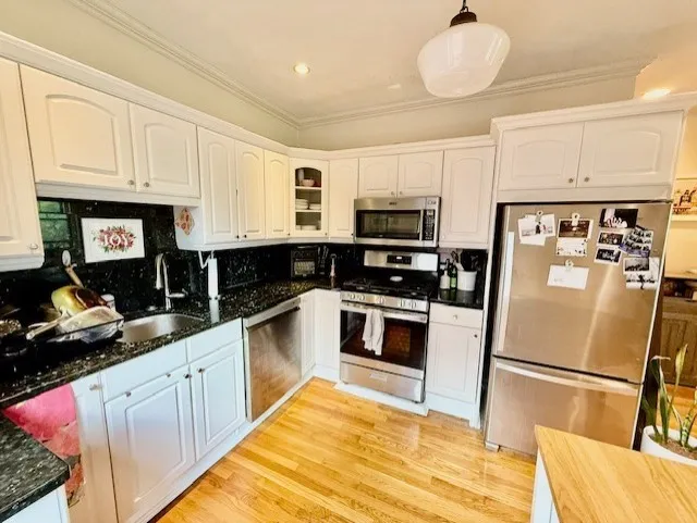 3 bed, 1 bath apartment for rent at 13 Worcester Sq Unit 2Nd Floor, South End — photo 6 of 20