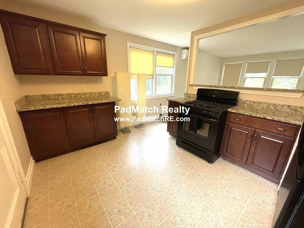 2 bed, 1 bath apartment for rent at 13 Wyman Rd Unit Hse, Randolph — photo 6 of 18