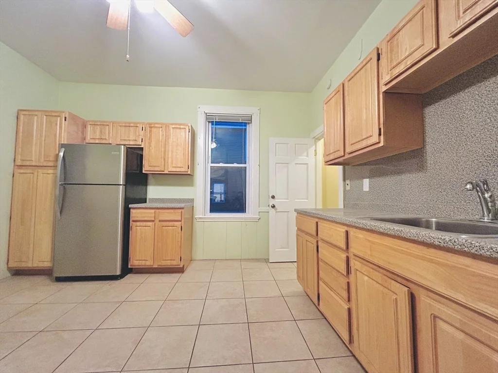 1 bed, 1 bath apartment for rent at 13 Wyoming St Unit 1, Dorchester — photo 8 of 8