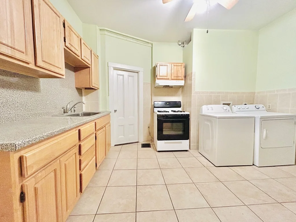 1 bed, 1 bath apartment for rent at 13 Wyoming St Unit 1, Dorchester — photo 7 of 8