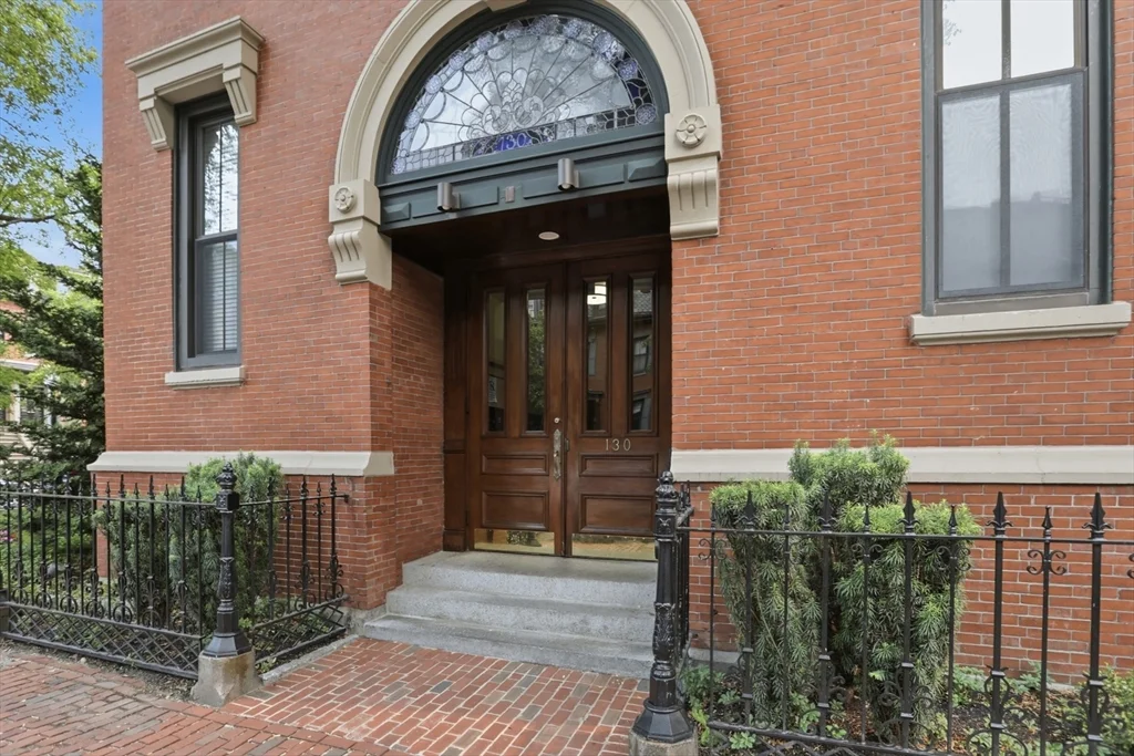 1 bed, 1 bath apartment for rent at 130 Appleton St Unit 1E, South End — photo 1 of 21