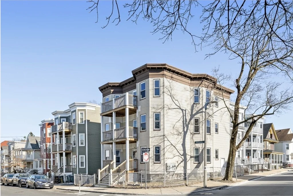 3 bed, 1 bath apartment for rent at 130 Armandine St Unit 1, Dorchester — photo 5 of 5