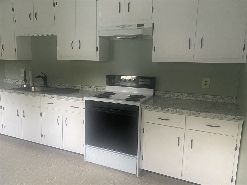 1 bed, 1 bath apartment for rent at 130 Ash St Unit 2, Marlborough — photo 1 of 6