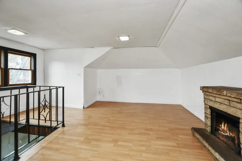 3 bed, 1 bath apartment for rent at 130 Barlett St Unit 2, Lowell — photo 15 of 23