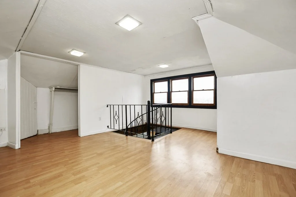3 bed, 1 bath apartment for rent at 130 Barlett St Unit 2, Lowell — photo 19 of 23